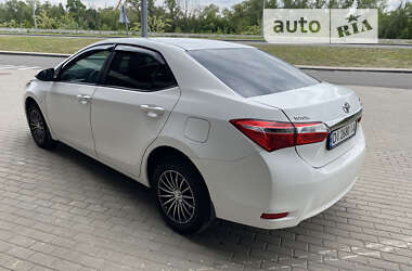 Седан Toyota Corolla 2013 в Киеве