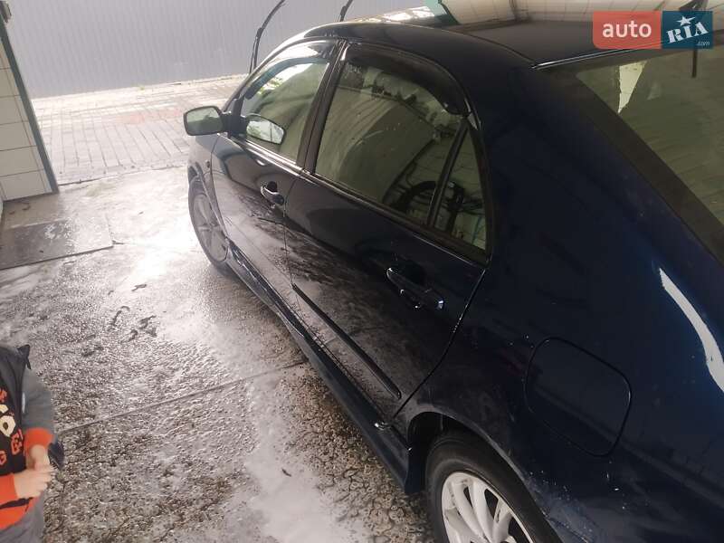 Седан Toyota Corolla 2004 в Кропивницькому