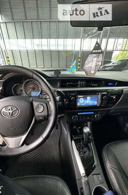 Седан Toyota Corolla 2015 в Харькове