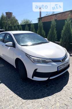 Седан Toyota Corolla 2016 в Коростишеві