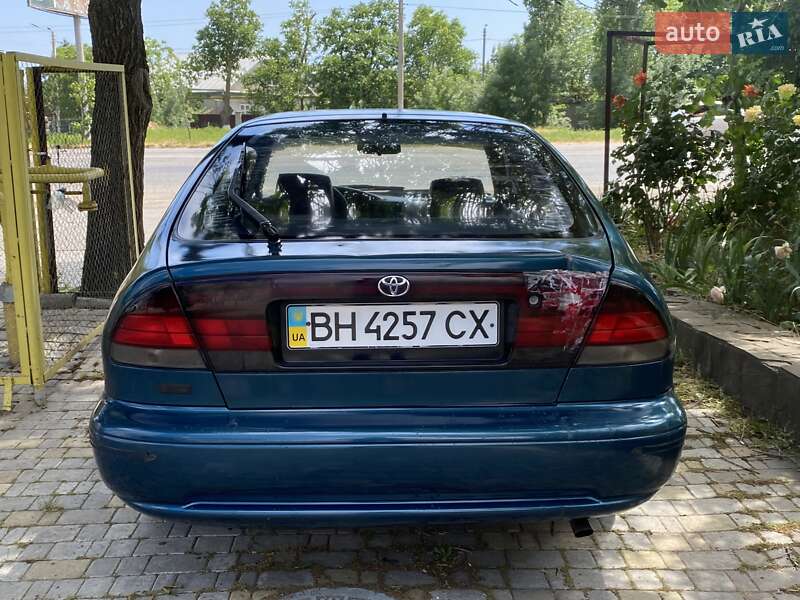 Седан Toyota Corolla 1996 в Одессе