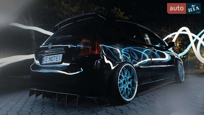 Хетчбек Toyota Corolla 2004 в Чернівцях фото 3 Хетчбек Toyota Corolla 2004 в Чернівцях