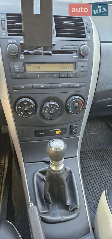 Седан Toyota Corolla 2009 в Харкові