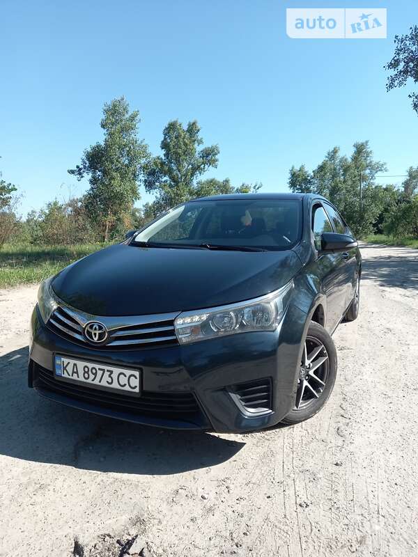 Седан Toyota Corolla 2013 в Києві