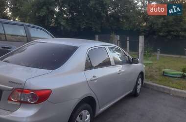 Седан Toyota Corolla 2013 в 