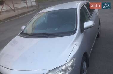 Седан Toyota Corolla 2013 в 