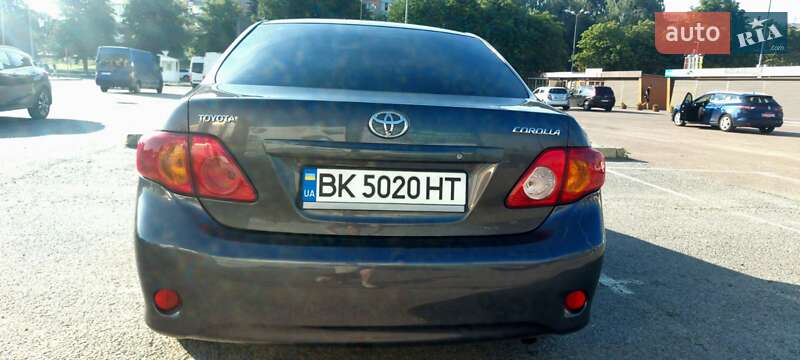 Седан Toyota Corolla 2007 в Рівному
