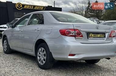 Седан Toyota Corolla 2010 в 