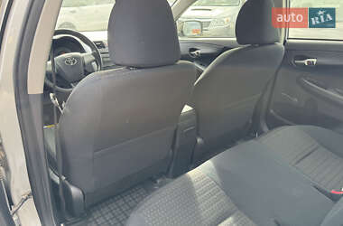 Седан Toyota Corolla 2010 в 