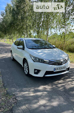 Седан Toyota Corolla 2013 в Киеве