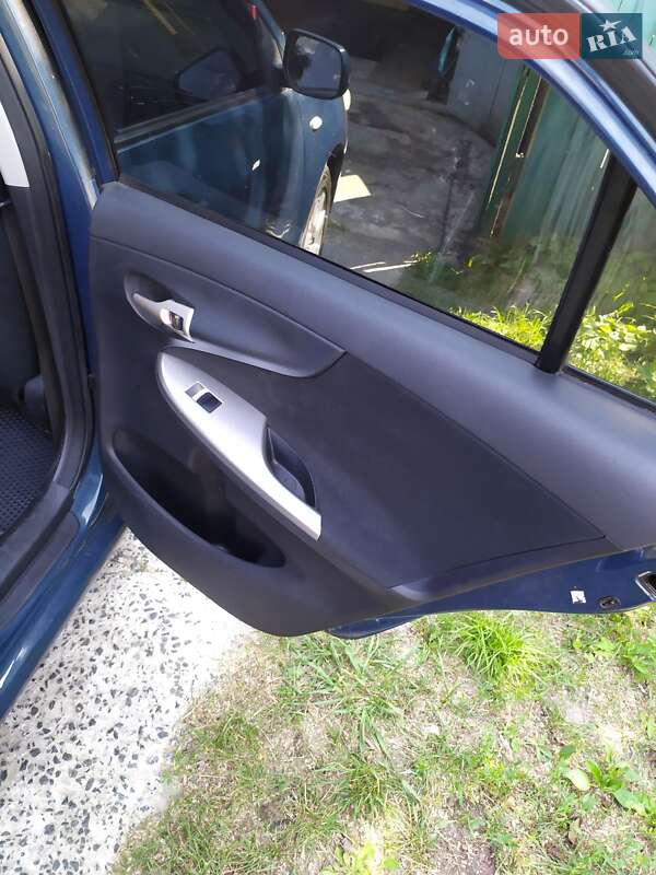 Седан Toyota Corolla 2007 в Чернигове