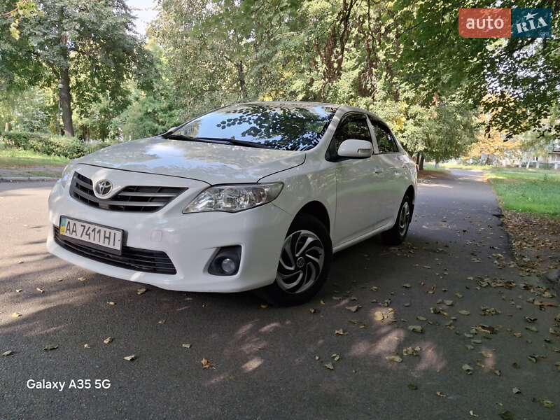 Седан Toyota Corolla 2010 в Нежине