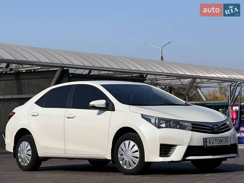 Седан Toyota Corolla 2014 в Запоріжжі