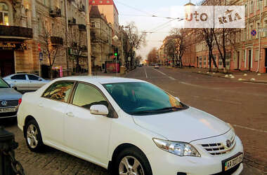 Седан Toyota Corolla 2011 в Киеве