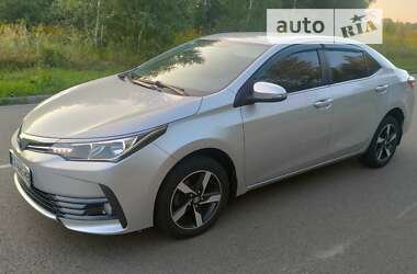 Седан Toyota Corolla 2017 в Киеве