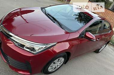 Седан Toyota Corolla 2017 в Ужгороді