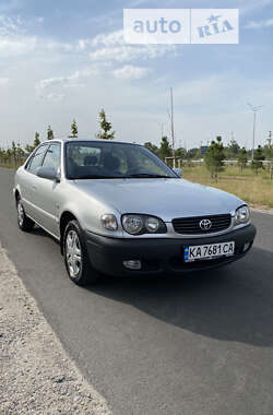 Седан Toyota Corolla 2000 в Києві