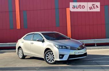 Седан Toyota Corolla 2013 в Киеве