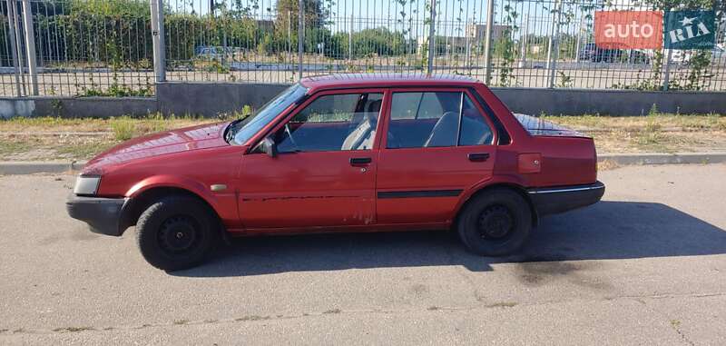 Седан Toyota Corolla 1987 в Кропивницькому