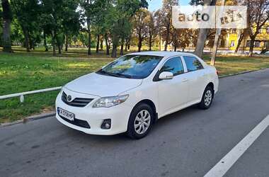 Седан Toyota Corolla 2012 в Чернигове