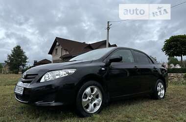 Седан Toyota Corolla 2008 в Чернівцях