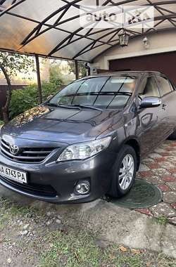 Седан Toyota Corolla 2013 в Києві