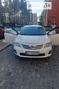 Седан Toyota Corolla 2011 в Ірпені