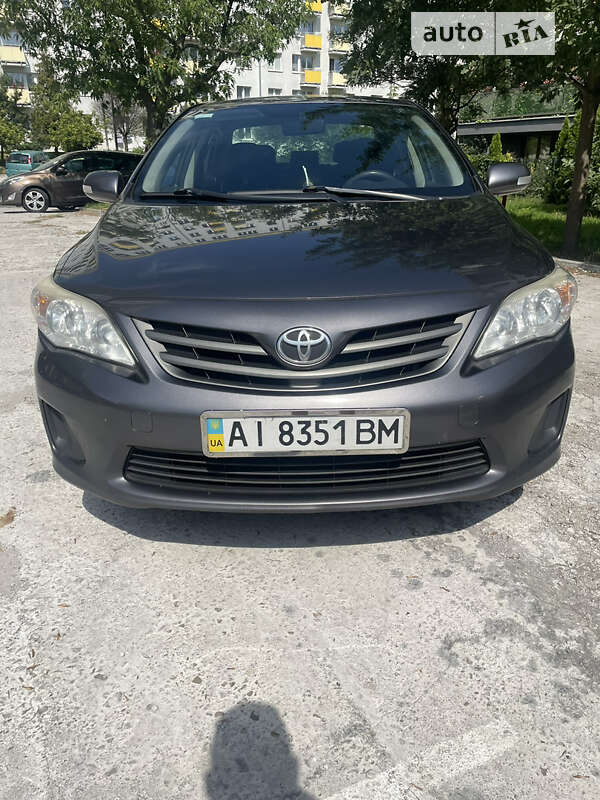 Седан Toyota Corolla 2010 в Києві