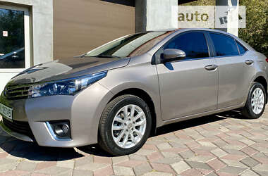 Седан Toyota Corolla 2013 в Києві