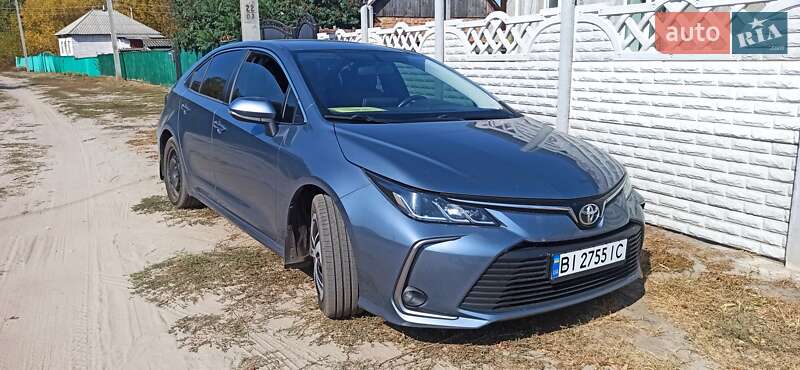 Седан Toyota Corolla 2019 в Полтаве