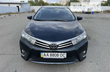 Седан Toyota Corolla 2013 в Киеве