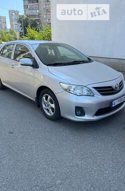 Седан Toyota Corolla 2012 в Киеве