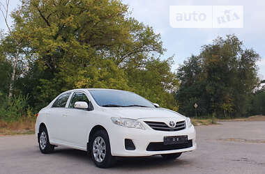 Седан Toyota Corolla 2012 в Жовтих Водах