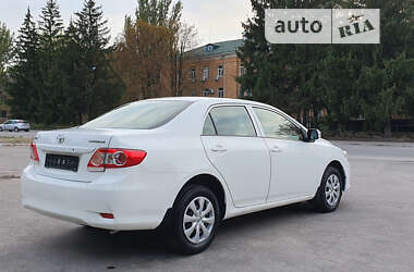 Седан Toyota Corolla 2012 в Жовтих Водах