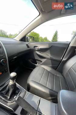 Седан Toyota Corolla 2010 в 