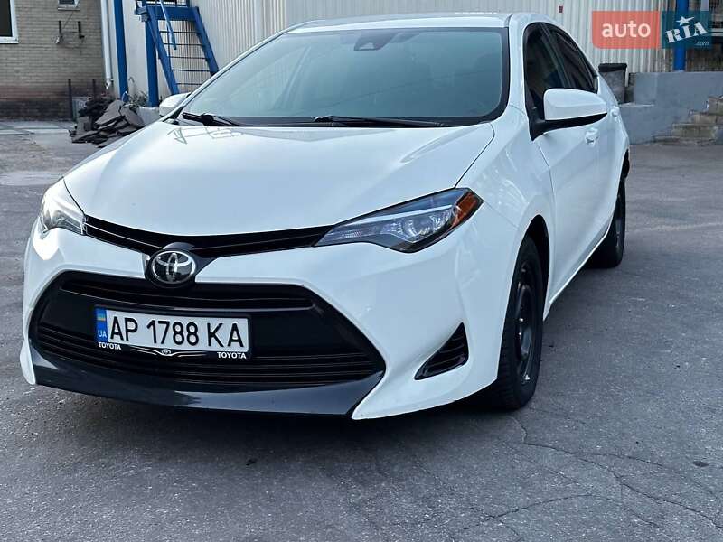 Седан Toyota Corolla 2017 в Запоріжжі