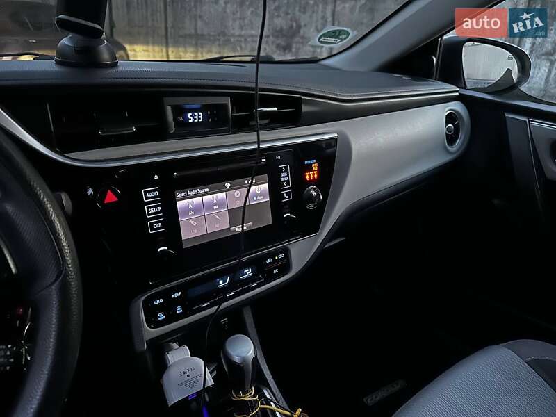 Седан Toyota Corolla 2017 в Запоріжжі