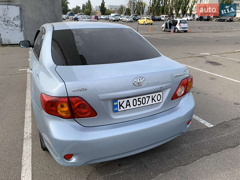 Седан Toyota Corolla 2008 в Киеве
