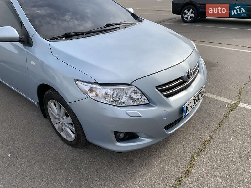 Седан Toyota Corolla 2008 в Киеве
