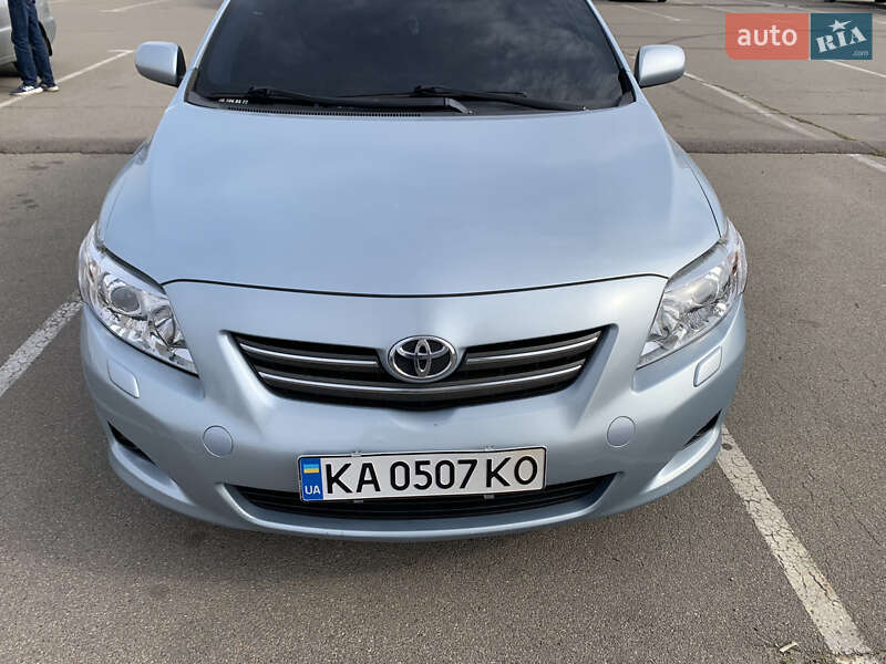 Седан Toyota Corolla 2008 в Киеве