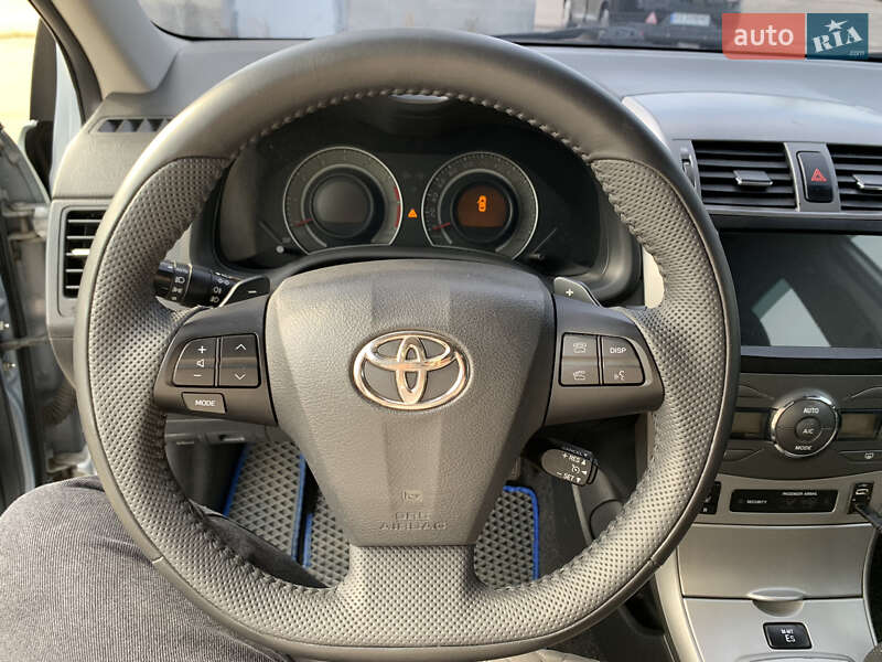 Седан Toyota Corolla 2008 в Киеве