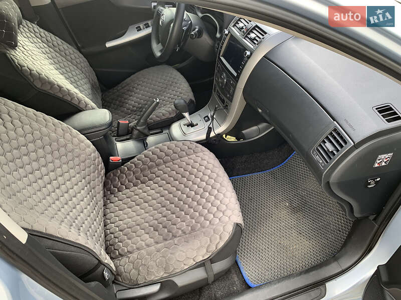Седан Toyota Corolla 2008 в Киеве