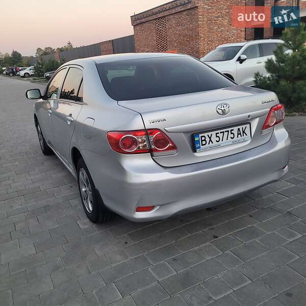 Седан Toyota Corolla 2012 в Хмельницком