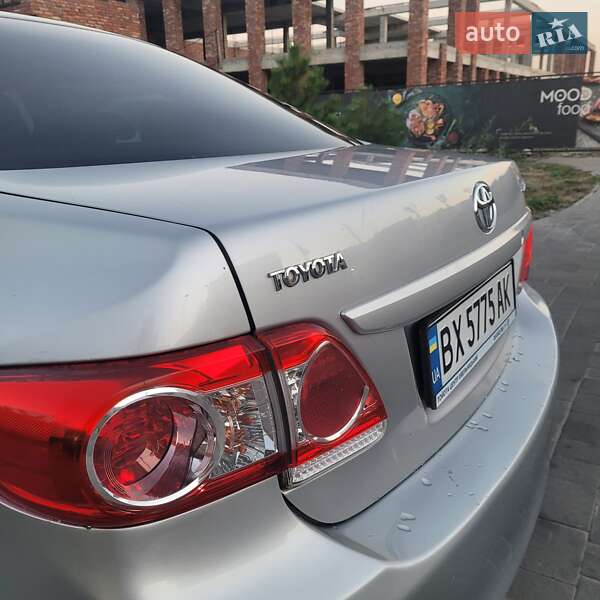 Седан Toyota Corolla 2012 в Хмельницком