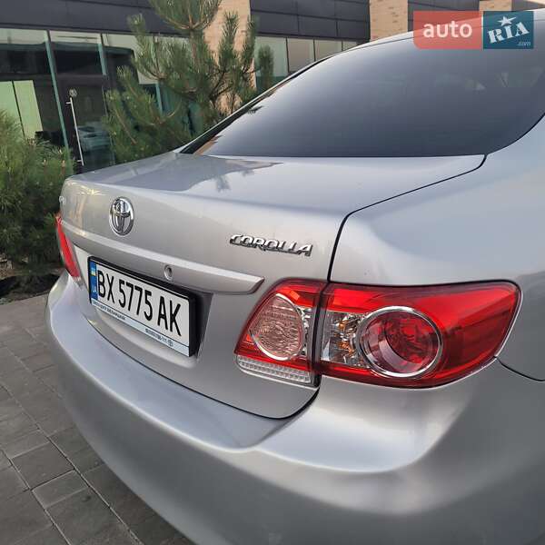 Седан Toyota Corolla 2012 в Хмельницком