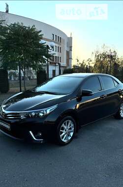 Седан Toyota Corolla 2013 в Херсоні