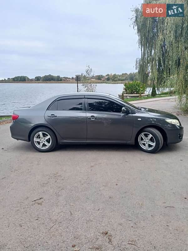 Седан Toyota Corolla 2008 в Виннице
