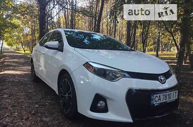 Седан Toyota Corolla 2015 в Золотоноші