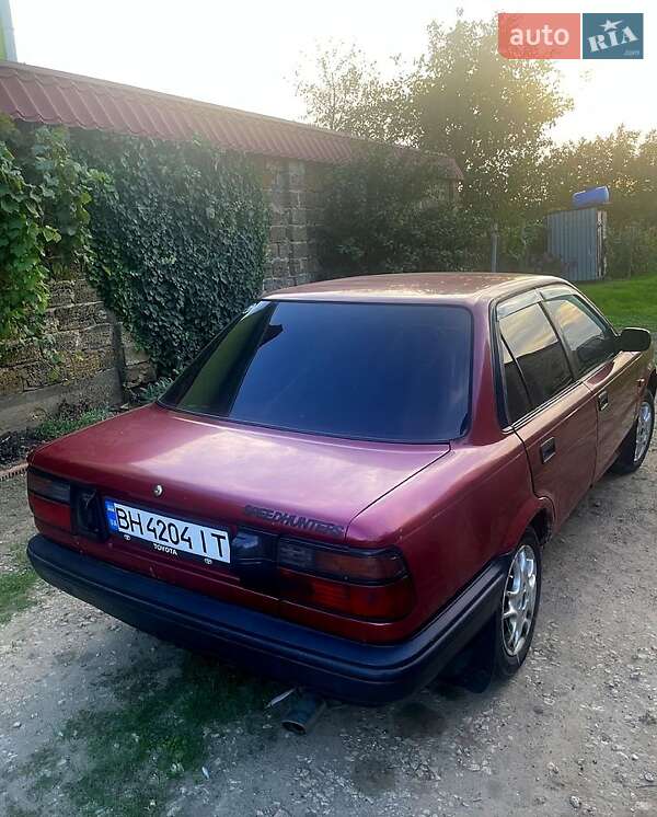 Седан Toyota Corolla 1988 в Великодолинському