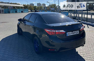 Седан Toyota Corolla 2013 в Києві